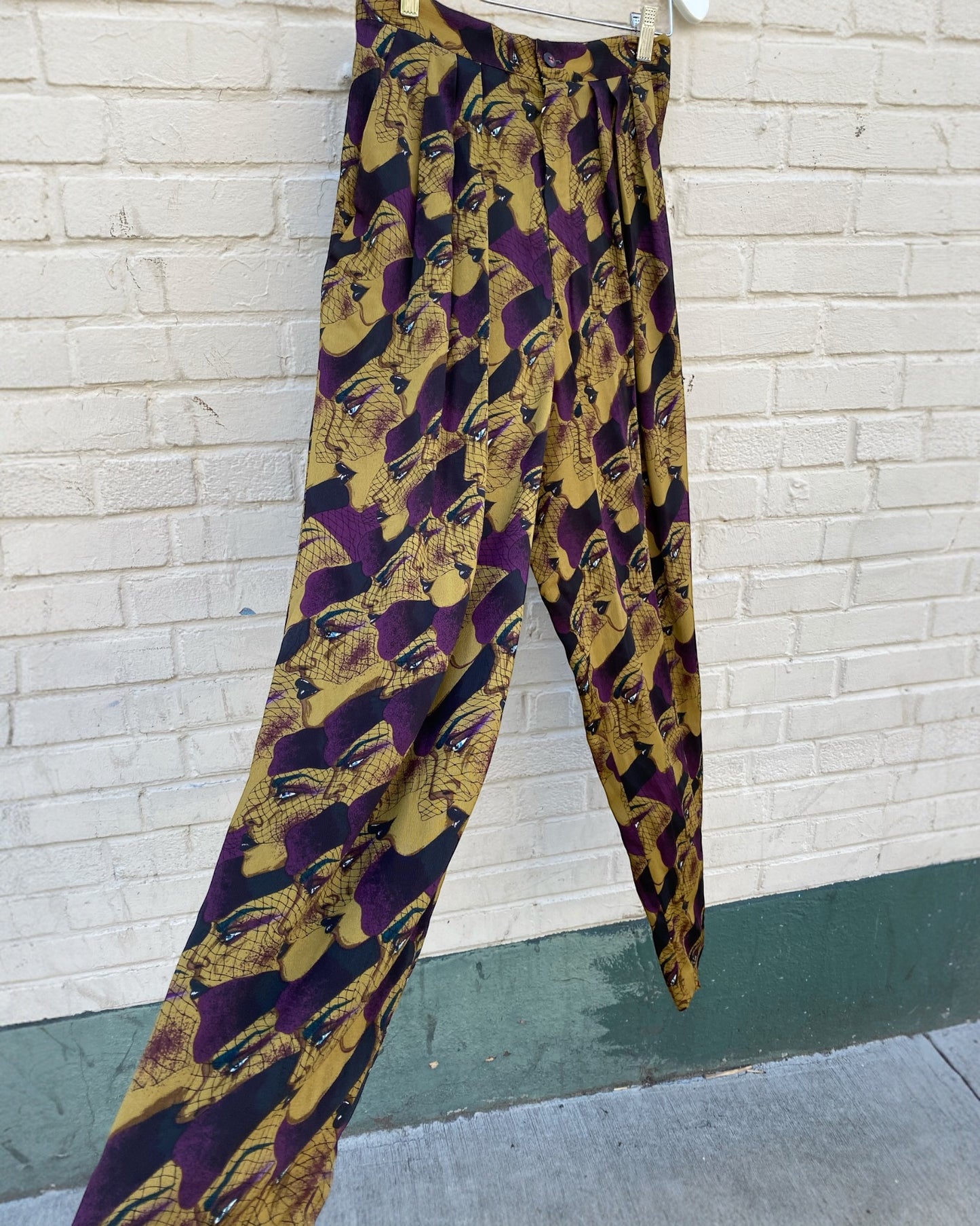 1980s woman’s face print pant