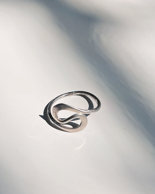 Vintage sSilver Curved Design Ring